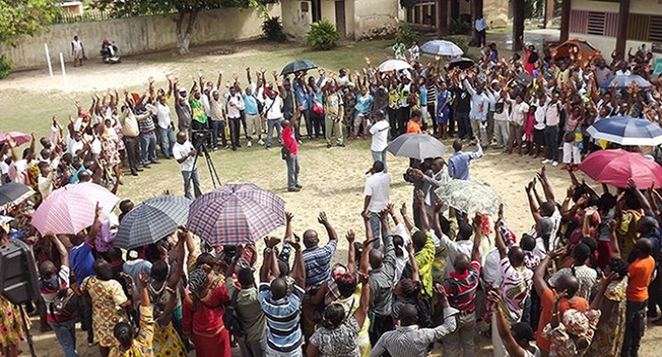 La société civile réunie pour adopter une position commune