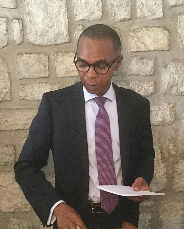 Jean Gaspard Ntoutoume Ayi, porte-parole de Jean Ping, juge la loi de finances rectificative peu crédible.